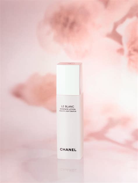 chanel le blanc targeted brightening|Chanel le blanc essence.